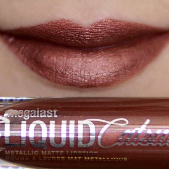 LE MATTE METALLIC LIQUID LIPSTICK in Coral crown - Picture 3 of 10